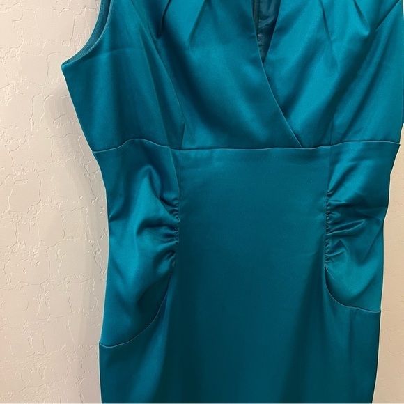 London Times Teal green satin cocktail dress, knee length, bodycon, size 8 - Picture 12 of 16